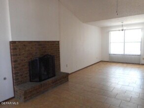 1860 Sonoma Pl in El Paso, TX - Building Photo - Building Photo