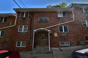 51 Leroy Pl in Newburgh, NY - Building Photo