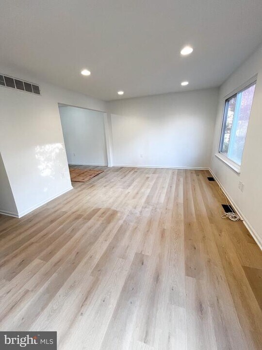 719 Hunters Run in Perkasie, PA - Building Photo