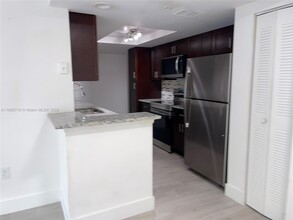 4171 N Haverhill Rd in West Palm Beach, FL - Building Photo - Building Photo