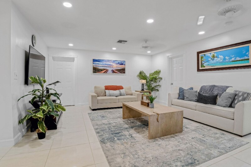 244 Greymon Dr in West Palm Beach, FL - Building Photo
