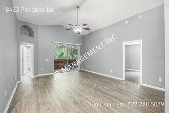 8433 Poydras Ln in Tampa, FL - Building Photo - Building Photo