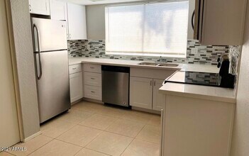 1542 W Sahuaro Dr in Phoenix, AZ - Building Photo - Building Photo