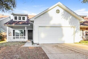 10110 Berrybriar Ln in Tomball, TX - Building Photo