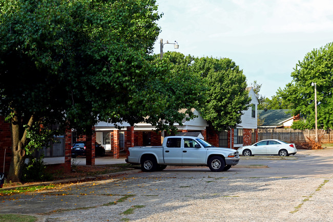 Valley at Yukon in Yukon, OK - Building Photo - Building Photo