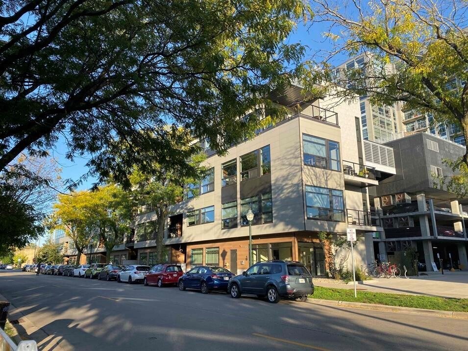 825 E Mifflin St, Unit #204 in Madison, WI - Building Photo