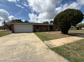 1295 Country Club Blvd in Titusville, FL - Building Photo