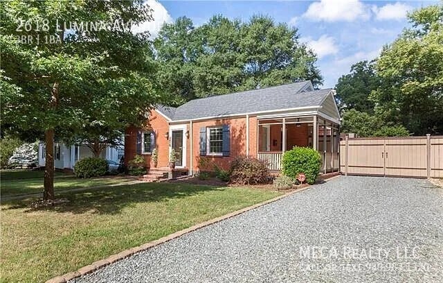 property at 2618 Lumina Ave