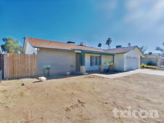 property at 4809 W Cochise Dr