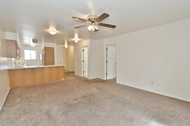 property at 639 N Moffatt Ave