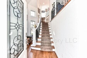 306A Pine St in Falls Church, VA - Building Photo - Building Photo