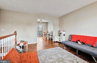 7867 Pepperbox Lane in Pasadena, MD - Foto de edificio - Building Photo