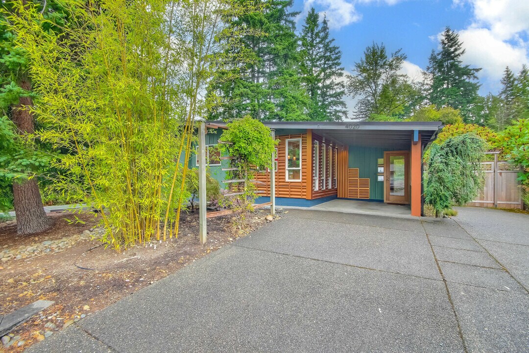 4020 156th Ave SE in Bellevue, WA - Building Photo