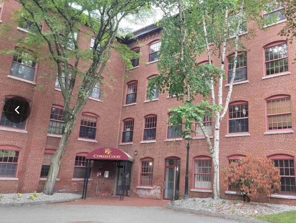 335 Cypress St in Manchester, NH - Foto de edificio