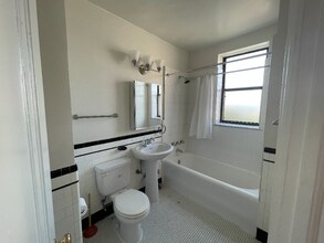 1263 W Pratt Blvd in Chicago, IL - Building Photo - Building Photo