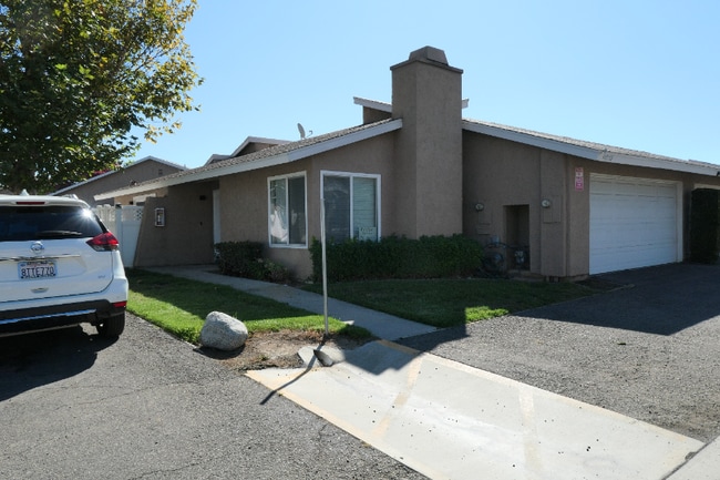 44715 La Paz Rd