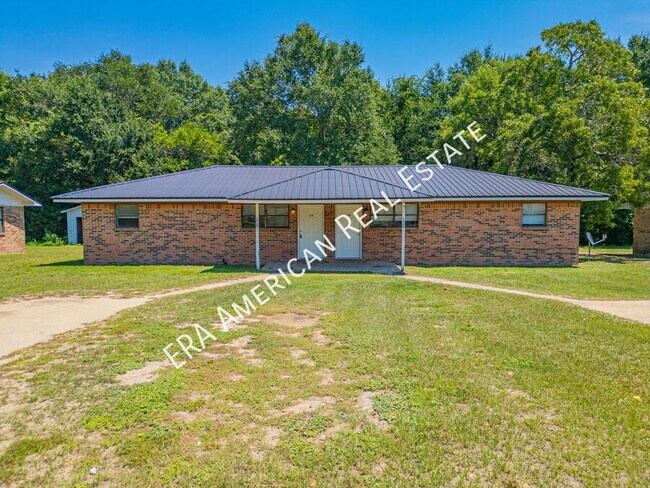 128 Twin Trees Dr in Defuniak Springs, FL - Building Photo - Building Photo