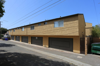 Elan Sea Lofts in Oceanside, CA - Building Photo - Building Photo