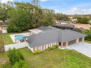 6829 Bittersweet Ln in Orlando, FL - Building Photo - Building Photo
