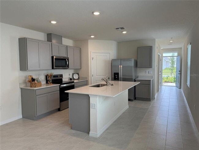 1305 June Lk Lp in Lake Hamilton, FL - Foto de edificio - Building Photo