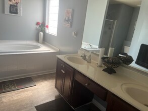 4117 River Breeze Cir in Chesapeake, VA - Building Photo - Building Photo