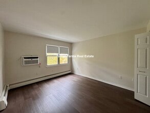 693 Parker St, Unit C in Boston, MA - Building Photo - Building Photo
