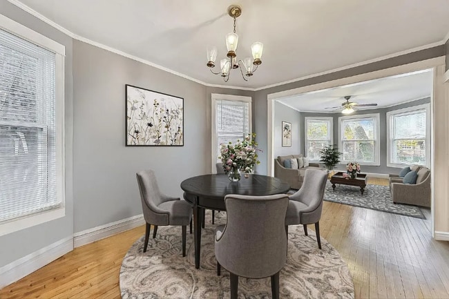 2541 N Hamlin Ave in Chicago, IL - Building Photo - Building Photo