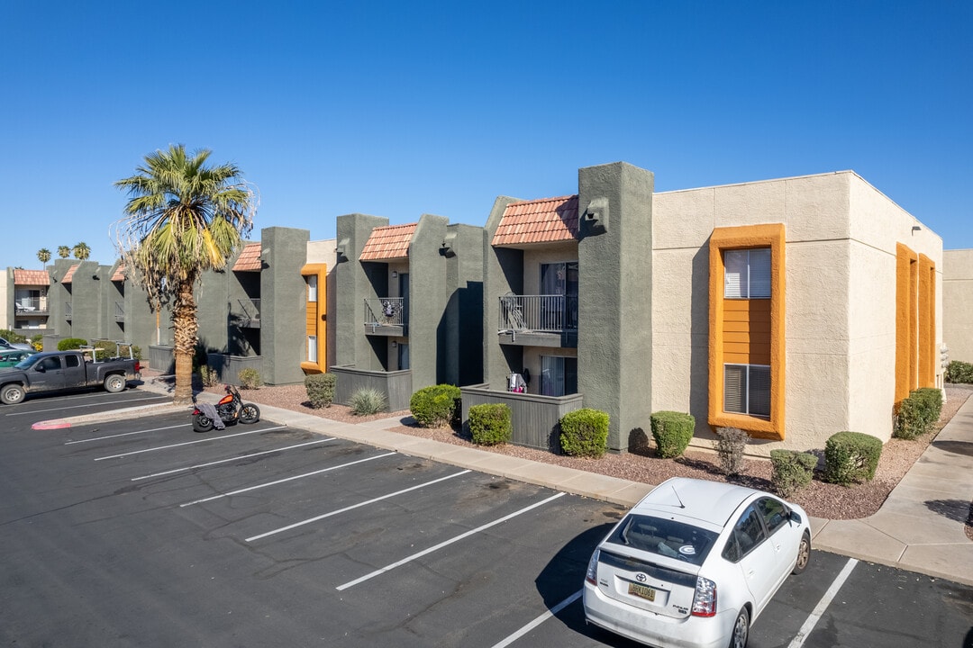 Villetta in Mesa, AZ - Building Photo