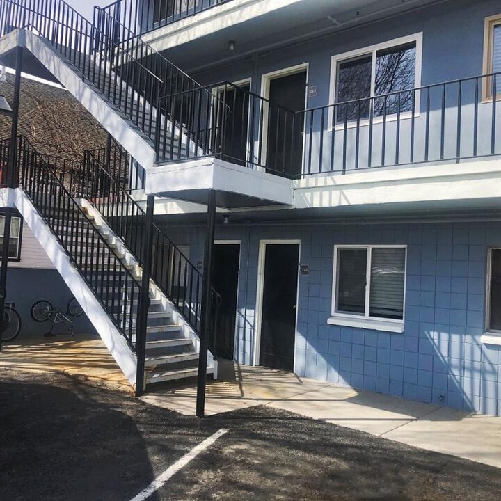 201 W Caroline St-Unit -230 in Carson City, NV - Foto de edificio