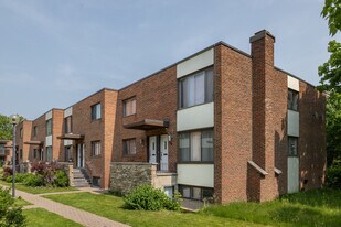 12 Crépeau Rue in St. Laurent, QC - Building Photo