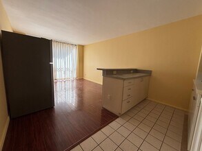 440 Seaside Ave in Honolulu, HI - Building Photo - Building Photo