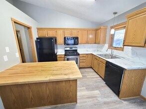 2932 Northern Slopes Ln NE in Rochester, MN - Building Photo - Building Photo