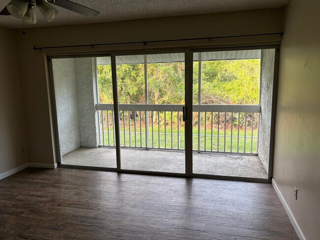 987 Sonesta Ave NE, Unit 208 in Palm Bay, FL - Building Photo - Building Photo