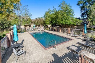 11011Cal Mead Rd in Baton Rouge, LA - Building Photo