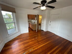 127 N West St-Unit -2F in Wheaton, IL - Building Photo - Building Photo
