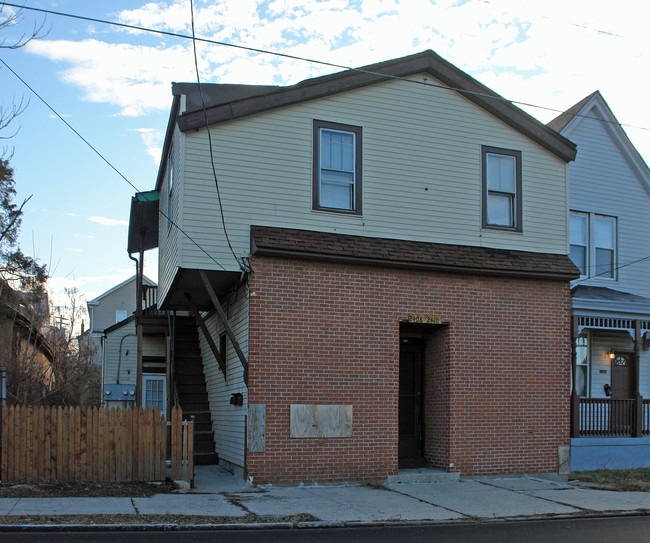 2408 May St in Cincinnati, OH - Building Photo - Building Photo