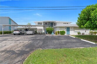 1011 SE 40th St, Unit 5 E in Cape Coral, FL - Building Photo - Building Photo