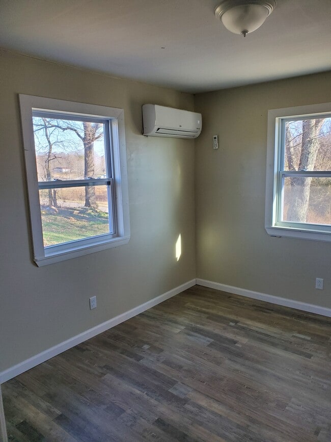 718 Goodridge Rd in Woodbury, TN - Foto de edificio - Building Photo