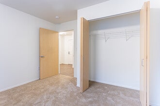 Esperanza - 55+ Affordable Senior Housing in Seattle, WA - Building Photo - Interior Photo