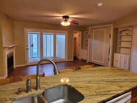 2726 Hollywood Terrace in Louisville, KY - Building Photo