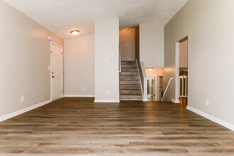 6394 Alford Cir in Lithonia, GA - Foto de edificio - Building Photo