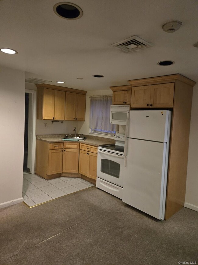 747 W Nyack Rd in West Nyack, NY - Building Photo - Building Photo