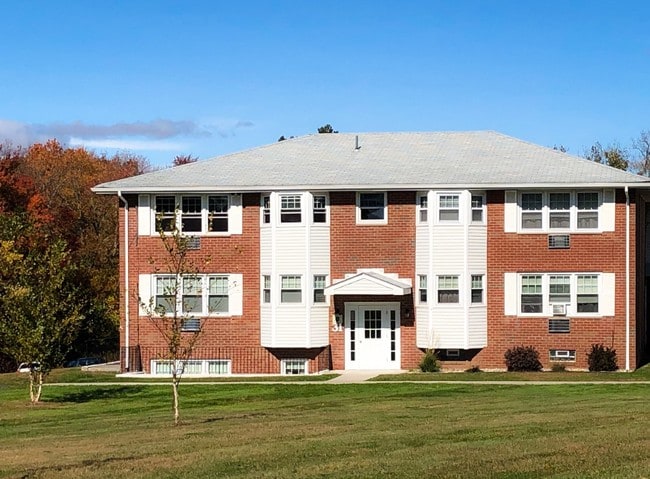 Vernon Gardens in Vernon, CT - Foto de edificio - Building Photo