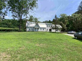 886 VT-110 in Royalton, VT - Building Photo