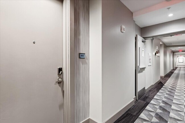 145 Riverhaven Dr in Oxon Hill, MD - Building Photo - Building Photo