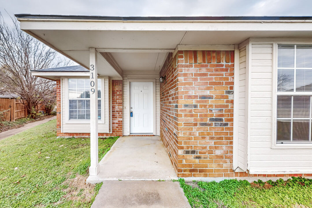 3109 Inglewood St in Denton, TX - Building Photo