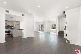 849 N Alta Vista Blvd in Los Angeles, CA - Building Photo - Building Photo