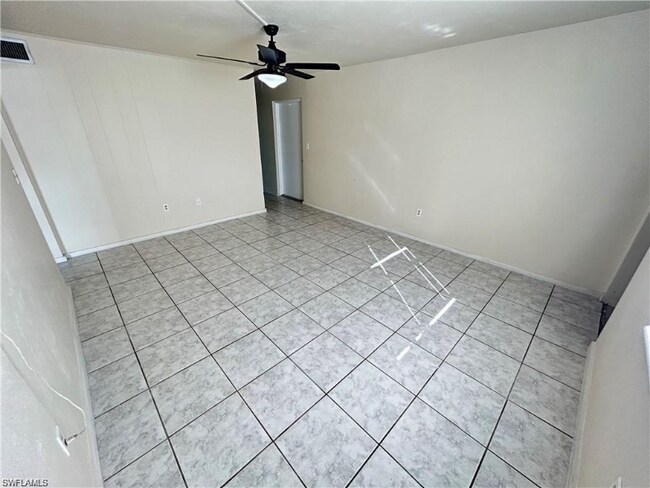2828 Jackson St, Unit C7 in Ft. Myers, FL - Building Photo - Building Photo