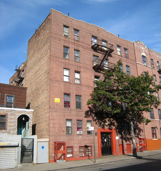 2261-2263 Morris Ave in Bronx, NY - Building Photo