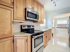 6823 4th Ave N in St. Petersburg, FL - Building Photo - Building Photo